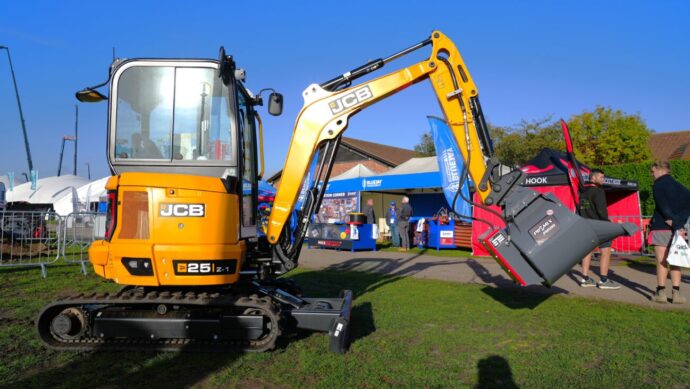 PROMIX Concrete mixing bucket for mini excavator