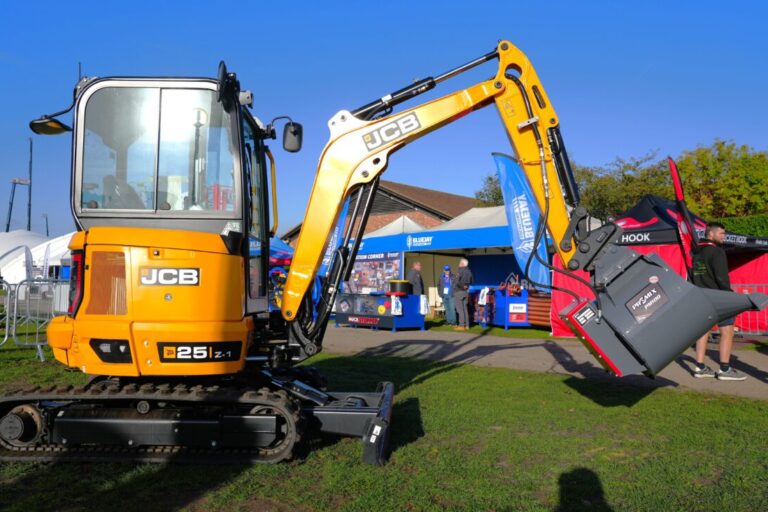 PROMIX Concrete mixing bucket for mini excavator